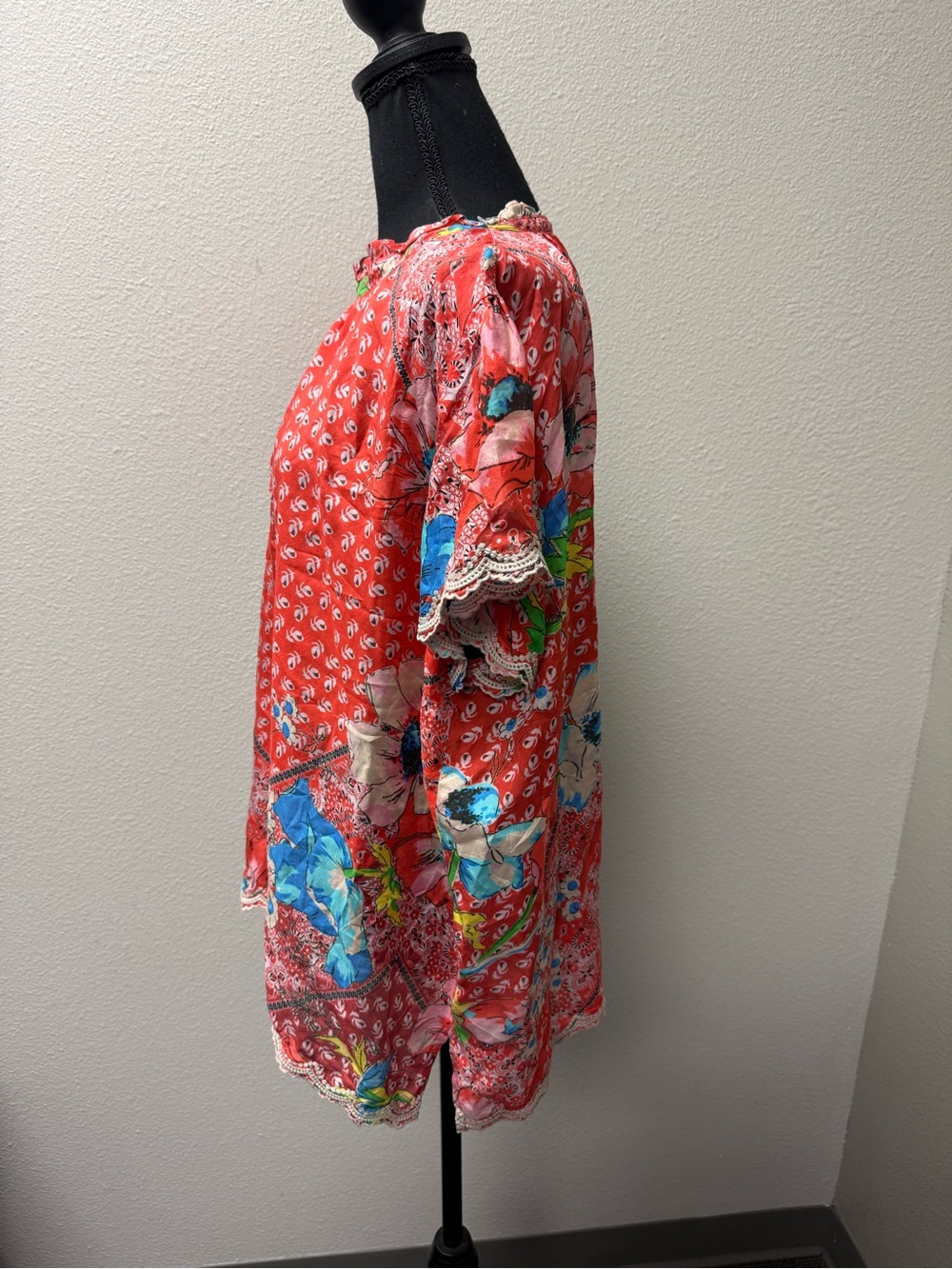 Johnny Was XL Coral Floral Boho Blouse Scallop Hem Cottagecore Resort Top Chic - Picture 4 of 10